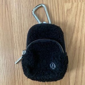 ❤️ Lululemon Nano Clip-On Fleece Backpack Black and Silver NWT